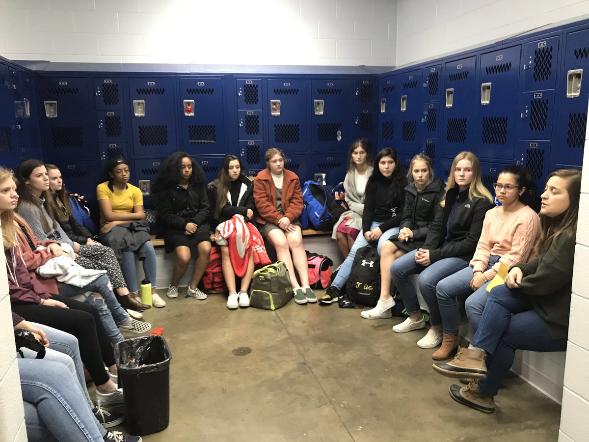 OrangeWrestling's tweet photo. We welcome @LNicolaSaiben for today’s talk.  On tap: how @MiaHamm changed the face of girls soccer and why they matter.  #BeMia #BeatVikings https://t.co/qt4tdbtvVE