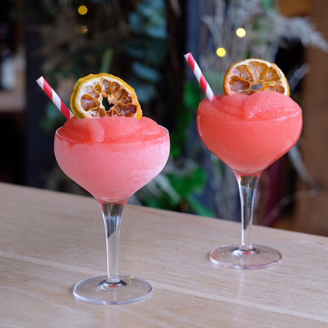 herringboneGA's tweet photo. Festive Slushies to perk up your party! Bar open all day every day and we’ve a host of festive treats for you to try including mulled wine, beautifully crafted cocktails and over 30 wines by the glass #gin #frozendrinks #slushies #slushiecocktails #party #edinburgh #festiveparty https://t.co/d9Pk69ccJi