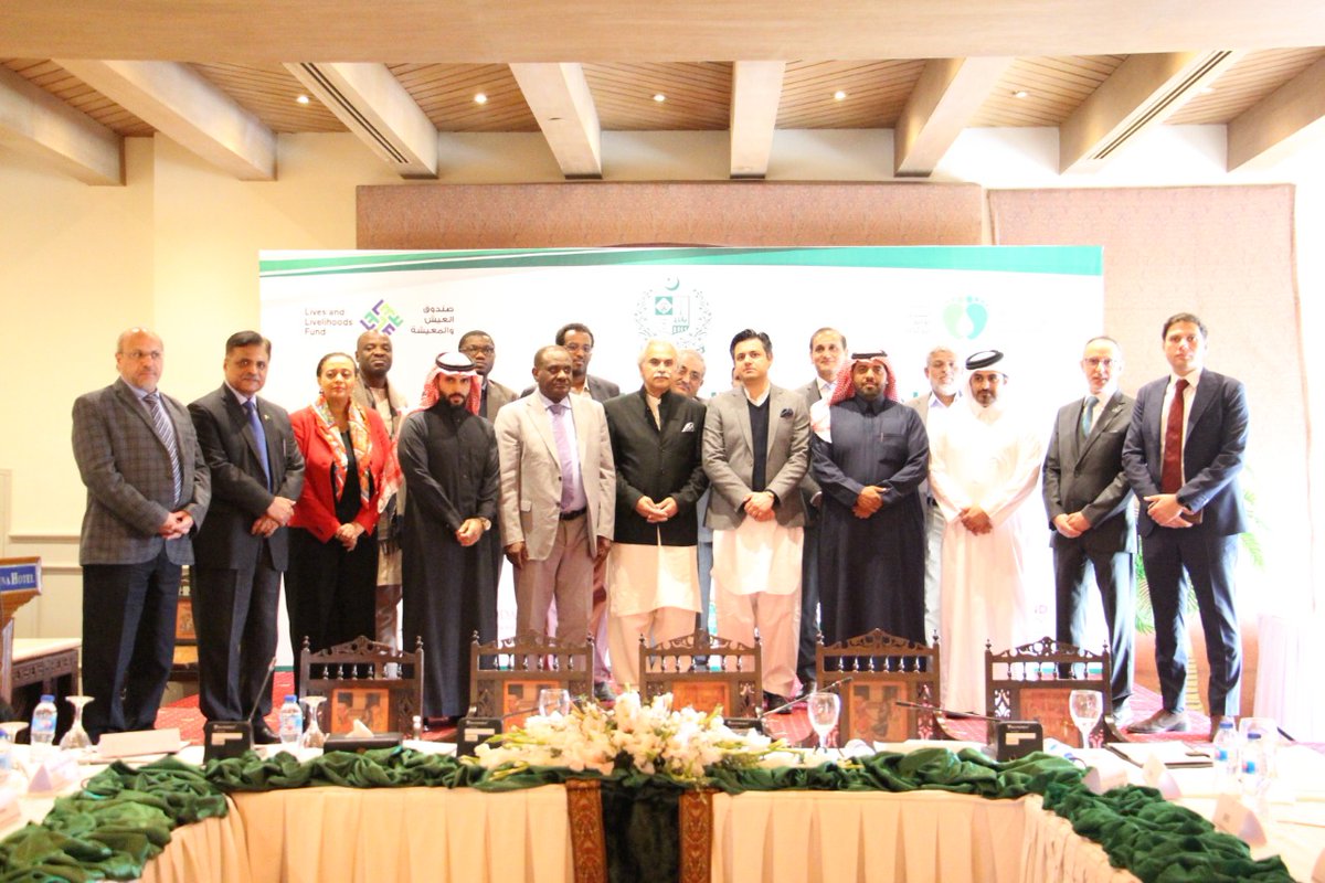 PakFightsPolio's tweet photo. Hon. @Hammad_Azhar, Minister EAD, and Hon. @zfmirza, SAPM NHSR&amp;C, attended the launch event of the @LLF_fund support to the Pakistan Polio Eradication Initiative Programme @KSRelief_EN @qatar_fund @ABUDHABI_FUND @gatesfoundation @isdb_group #ISFD https://t.co/trmS6UU4Ue