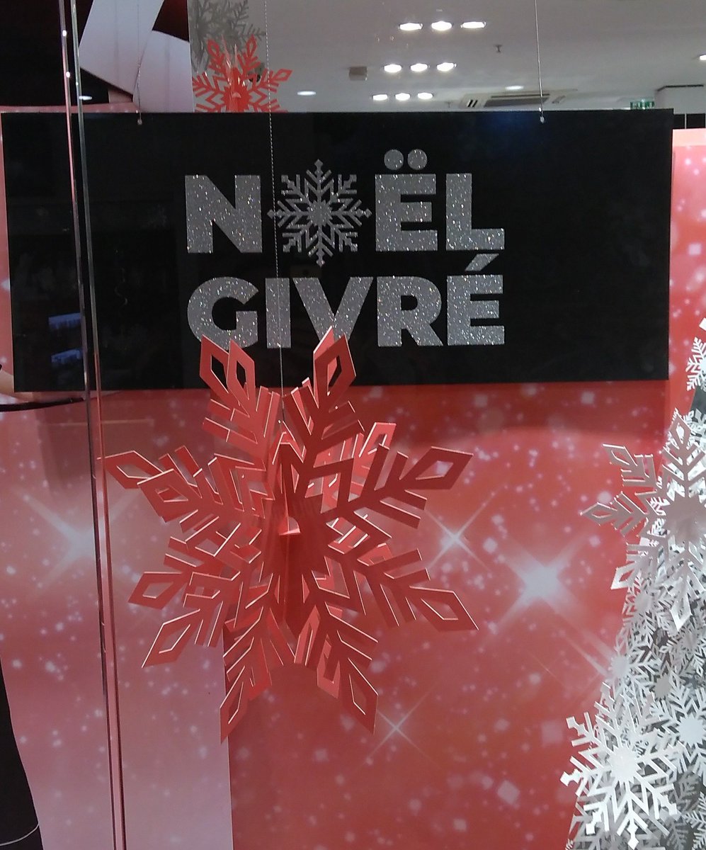 VigieFR's tweet photo. 🔺En direct du centre Commercial #ULIS2, Essonne

💥Le #JoyeuxNoel  y est banni.

👉Il est remplacé par des 
"Merry Christmas" ,"Shiny Xmas",... en anglais donc qui respectent, il est  vrai la laïcité!
Seule  l'enseigne #Sephora ose un timide: "Givré N❄️el"
#GrandRemplacement https://t.co/MjJo3Qj4Z8