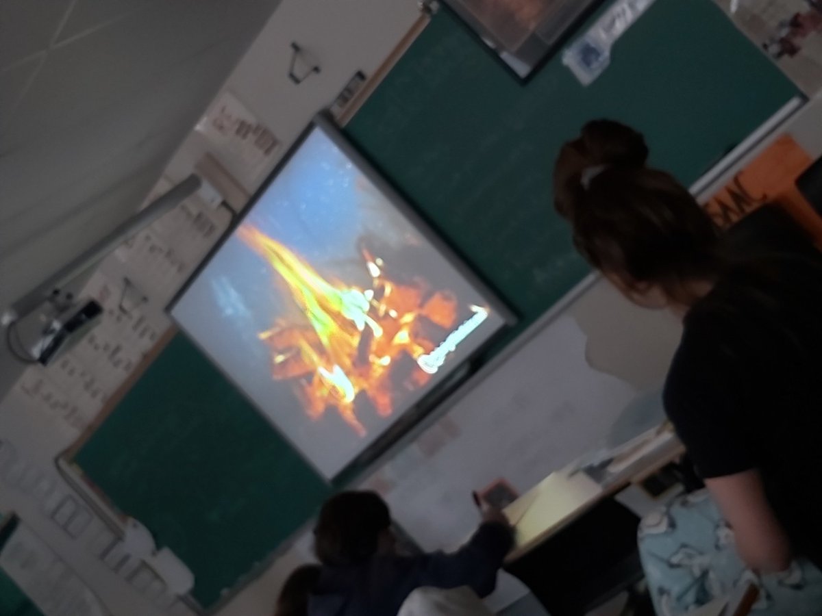 Missy_Pasco's tweet photo. What a bunch of #ChristmasCuties! Today's #WindDownWednesday was extra cozy. I ADORE our period one #Religion class 🤗🙏#Advent 🎄🌟#PajamaDay #HRE4life #HRE1o https://t.co/9B5l5HEtVR