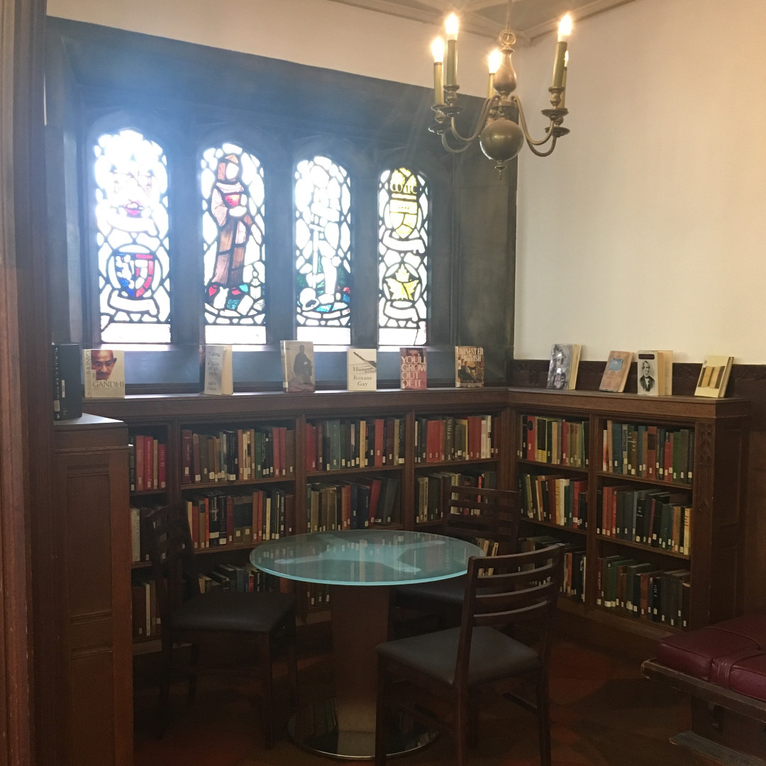 LibHartHouse's tweet photo. Hope your studying is going well! Whatโs your favourite study spot in #harthouselibrary? #harthouse #uoft #universityoftoronto #uoftstudentlife #hhstudentlife #uoftlibraries #library #books #booknerd #bookstagram https://t.co/BWe1s35v1Q