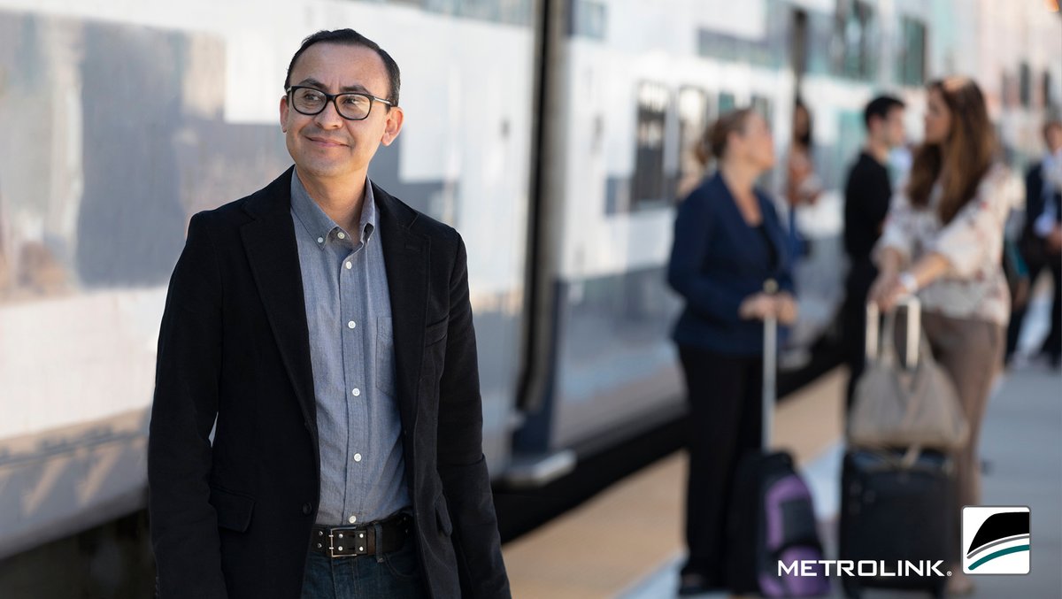Metrolink's tweet photo. Fun Fact: Dodging traffic is the most business-savvy decision you can make. Take the train to and from @fly_BUR with free shuttle transfers to the terminal! https://t.co/3lhc2EEiPW #train2plane https://t.co/rLDdlRziBA