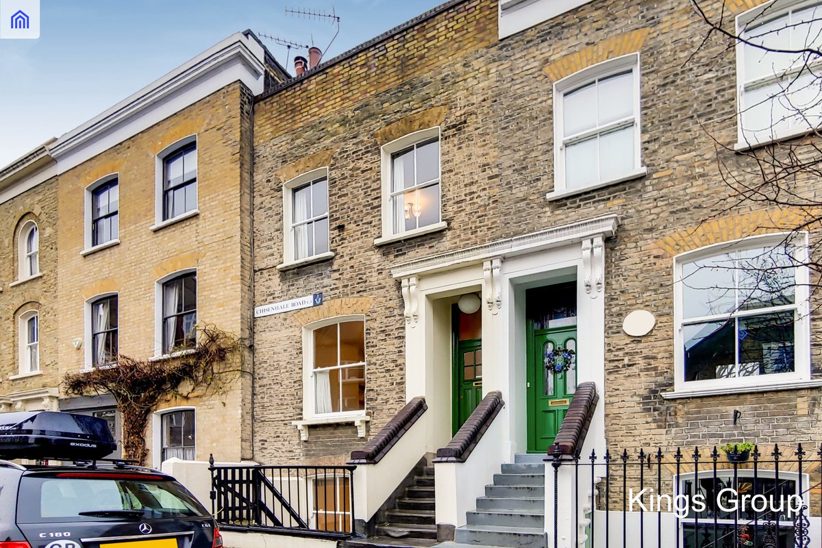 KingsGroupLLP's tweet image. #TOLET: This #gorgeous #fivebedroom #terraced #house, situated #bordering the #HertfordUnionCanal and the #green #openspaces of #VictoriaPark. The #property is currently listed on the market at £3,200pcm. 

For more information click here: rightmove.co.uk/property-to-re…