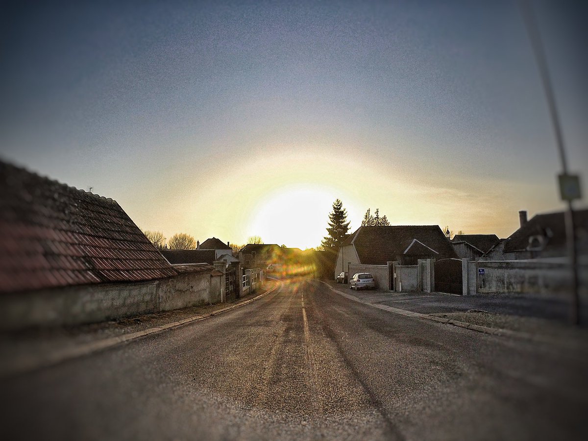 manudesrafa_l's tweet photo. The sun is back today.... Ride trankilou entre cyclo @ShimanoROAD @CastelliCycling @max_wheel_ @GarminFrance @ScottSportsFR @daggDistrib @Aguisa @ColnagoApesud #rafalsocks #rafal #sockgame #roadbike #leteamrafal #castellifrance #garmin #scott #shimano #duraace #maxwheel https://t.co/6mlxazX0Wb