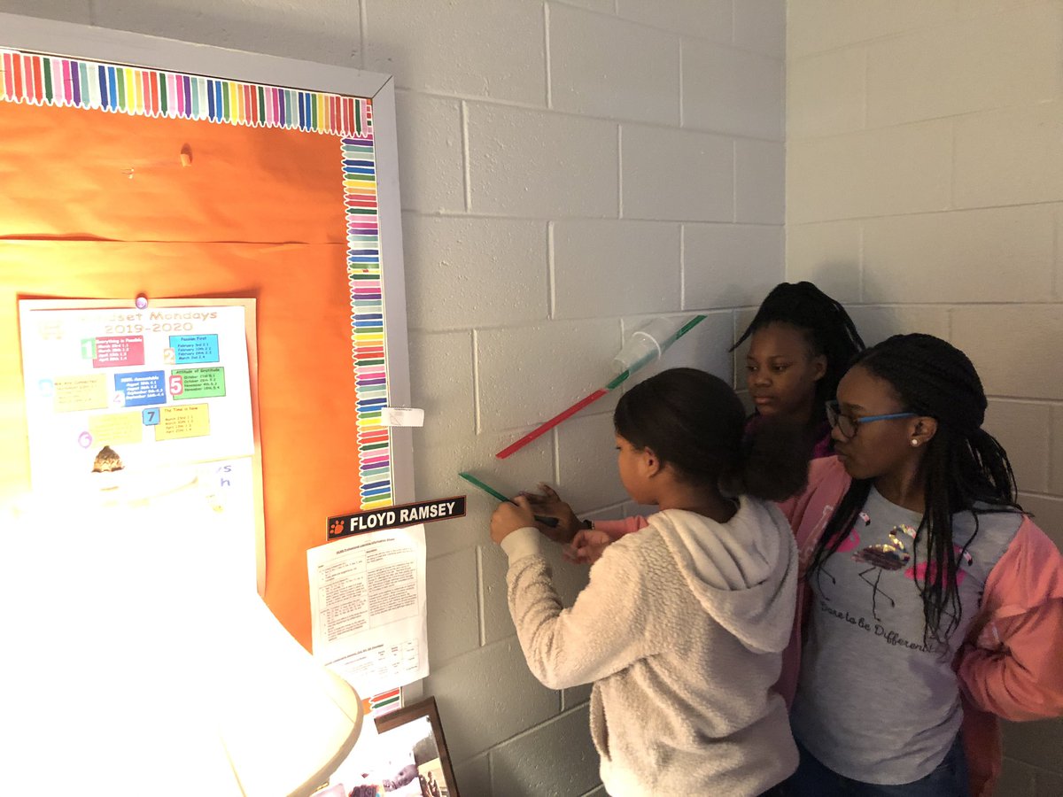 LacountMichaela's tweet image. STEAM challenge today @ HCMS! #OneHartBeat #ITeachSeventh #RubeGoldbergMachine