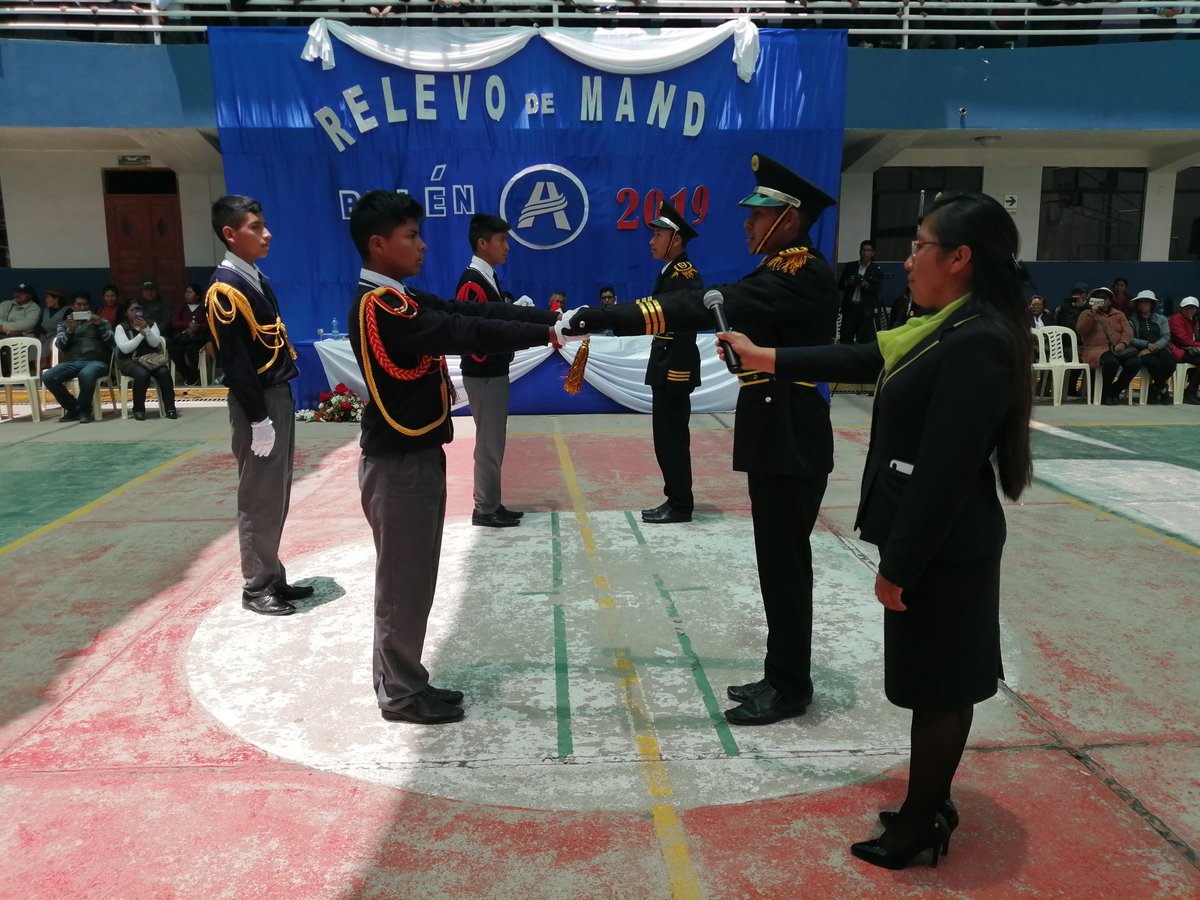 JFloresHuaita's tweet photo. Ceremonia de "relevo de mando" en la IEA Belén de Juliaca. #aeapuno #MLT #Másqueenseñanza #EducaciónAdventista https://t.co/k4ETEyh8G0