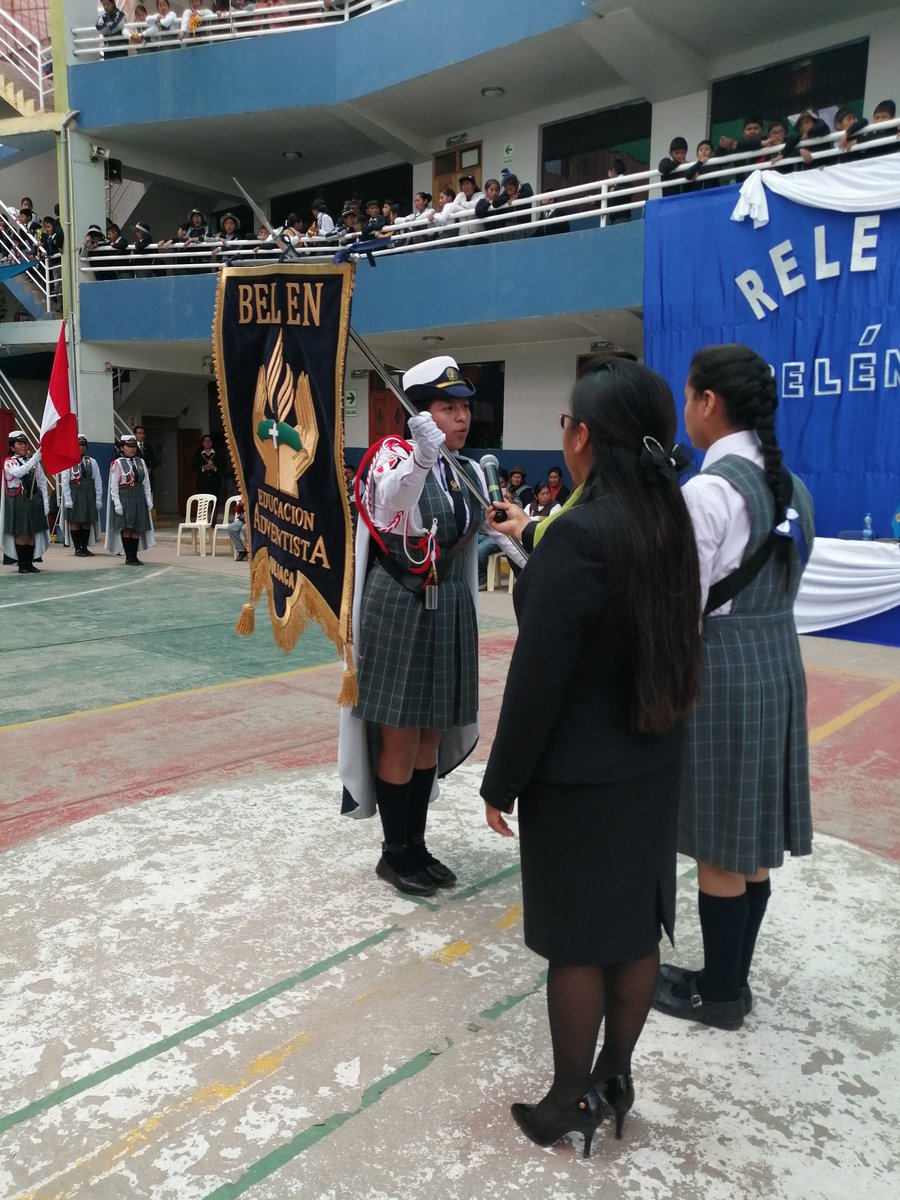 JFloresHuaita's tweet photo. Ceremonia de "relevo de mando" en la IEA Belén de Juliaca. #aeapuno #MLT #Másqueenseñanza #EducaciónAdventista https://t.co/k4ETEyh8G0