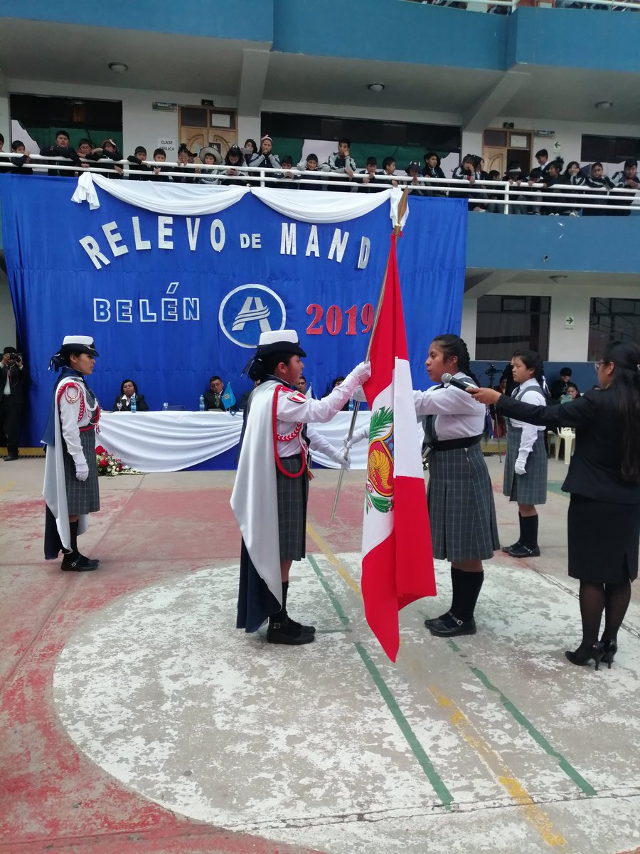 JFloresHuaita's tweet photo. Ceremonia de "relevo de mando" en la IEA Belén de Juliaca. #aeapuno #MLT #Másqueenseñanza #EducaciónAdventista https://t.co/k4ETEyh8G0