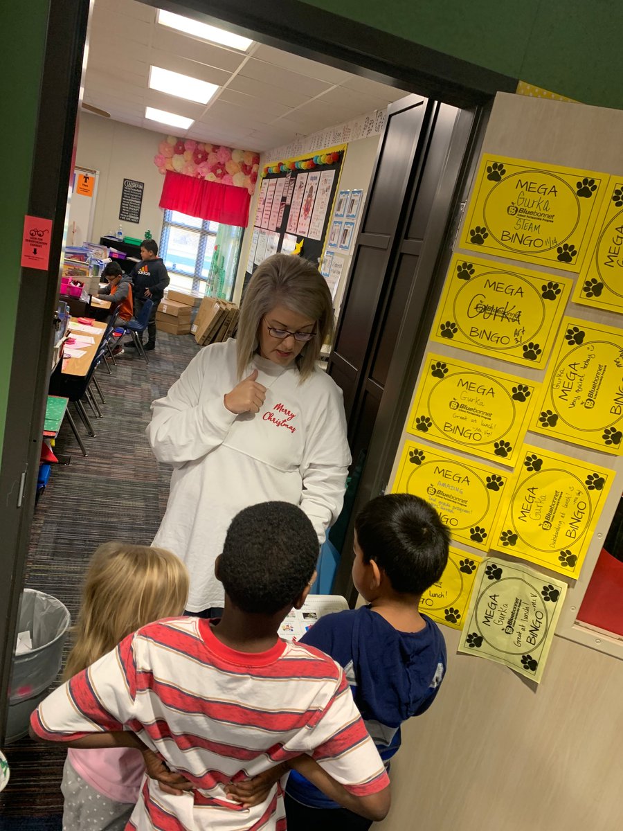KrauseElem's tweet photo. Kindergarten students had fun participating in a Christmas Scavenger Hunt this morning. The focus was for them to work on speaking clearly and asking questions! #GreatThingsBrenham #KESstickstogether https://t.co/MYghmqNxj8
