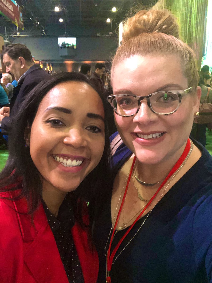 NYGal18's tweet photo. Ran into this lovely lady at #SalesforceWorldTour NYC! https://t.co/6lswa8Ev7L