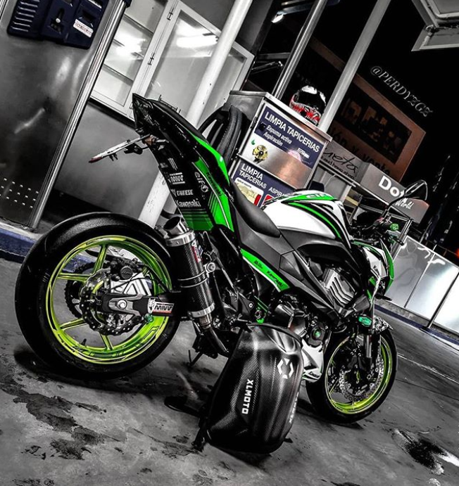 Llegar al miércoles así ✊😎
@perdyzgz
#bikelife #motolife #kawasaki #gasstation #pitstop #xlmoto #slipstream #xlmotobackpack