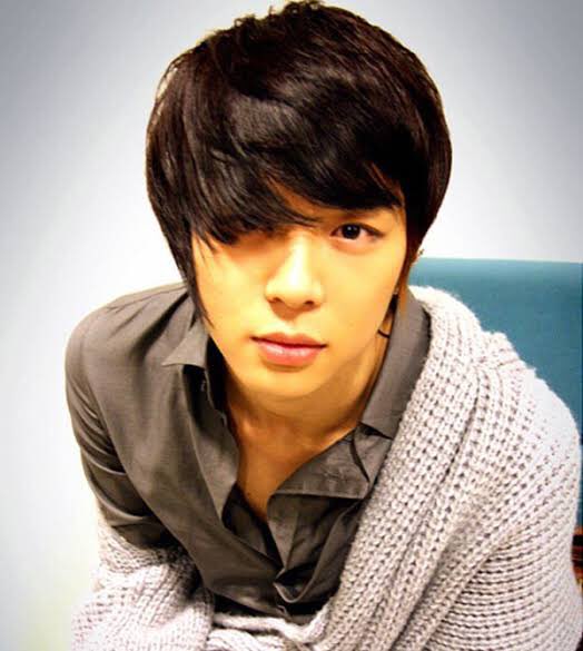 Yuka 長髪も短髪も似合うけど 呪文の時の髪型が1番好き W すごく似合ってる 曲もpvも呪文が1番好きで ダンスverは長身が活きてて何回も見てる W Forever Loveの頃も好き まぁ全部好き よく見たら中村倫也には全然似てなかった