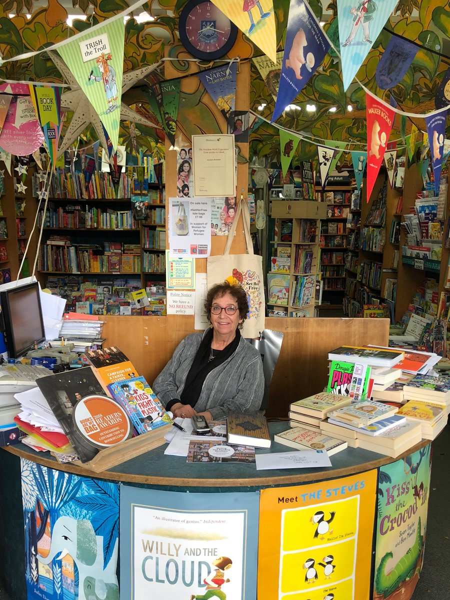 thatbenholden's tweet image. The captain of a ship of books! Aka the &apos;wonderful Vivian Archer, whose knowledge and love of books stand unrivalled&apos; (@BernardineEvari). Hear @BZephaniah celebrate Vivian and @NewhamBookshop in the latest episode of Ex Libris... #bookshops #ExLibrisPod
exlibrispodcast.com/episodes/e07-b…