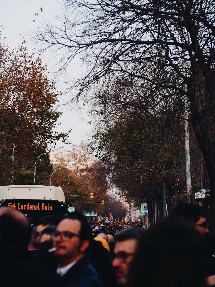 paulariaza's tweet photo. Camp Nou 17.00 #Tsunamidemocratic #BarcelonaRealMadrid https://t.co/nsBF8E3dNf