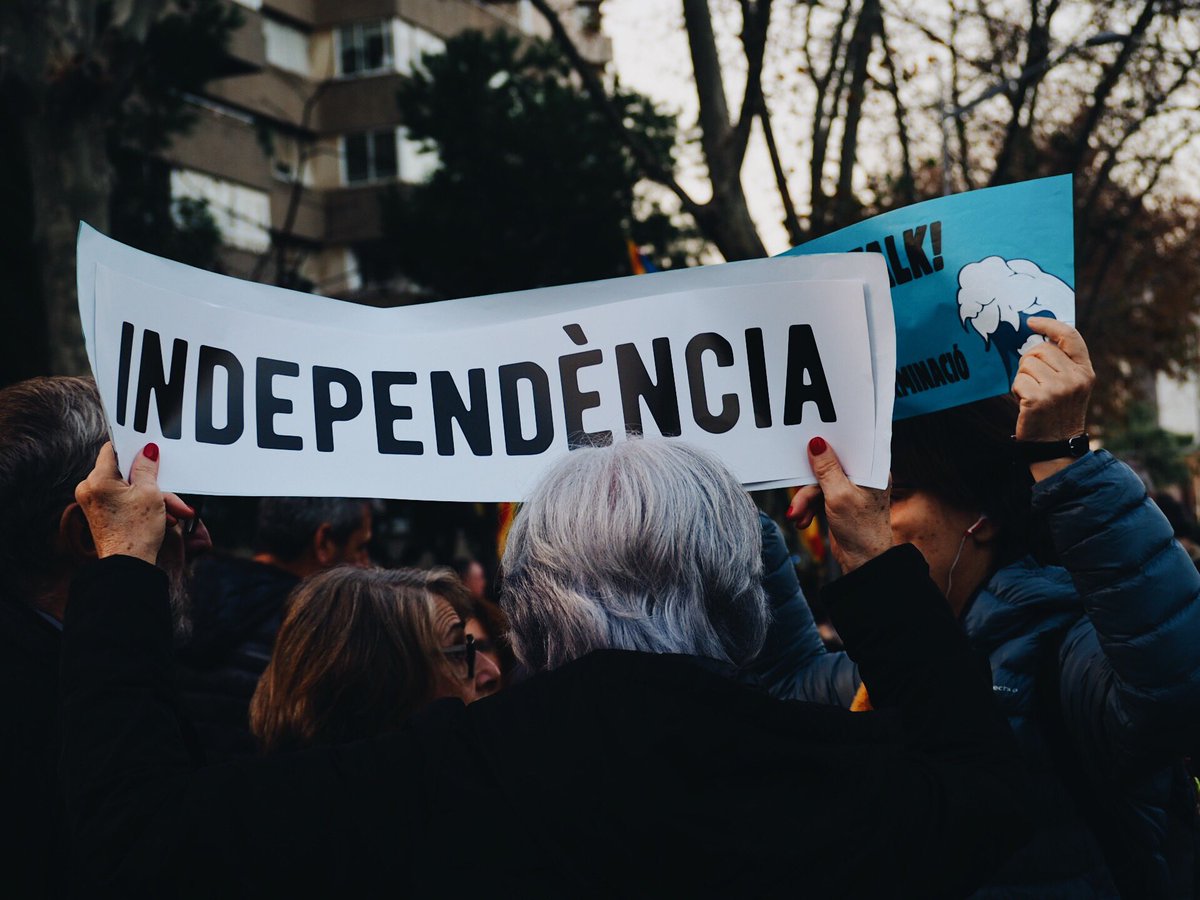 paulariaza's tweet photo. Camp Nou 17.00 #Tsunamidemocratic #BarcelonaRealMadrid https://t.co/nsBF8E3dNf