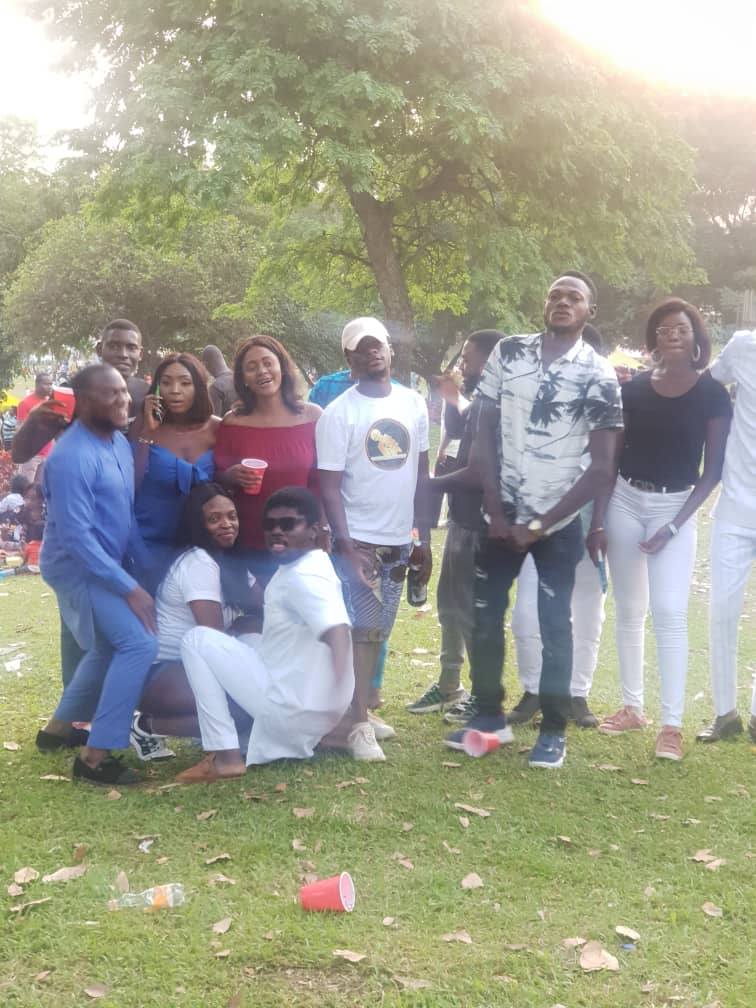 AbujaLagosBoy's tweet photo. Secondary school mates gathered after 10years
Have you been able to meet with your secondary school mates?
Next we having a barbeque party๐๐๐๐
Hit me up if you wanna tag along
Btw wavy pool party is on Friday ๐๐๐ #wavypoolparty https://t.co/Vh54Nfwmv2