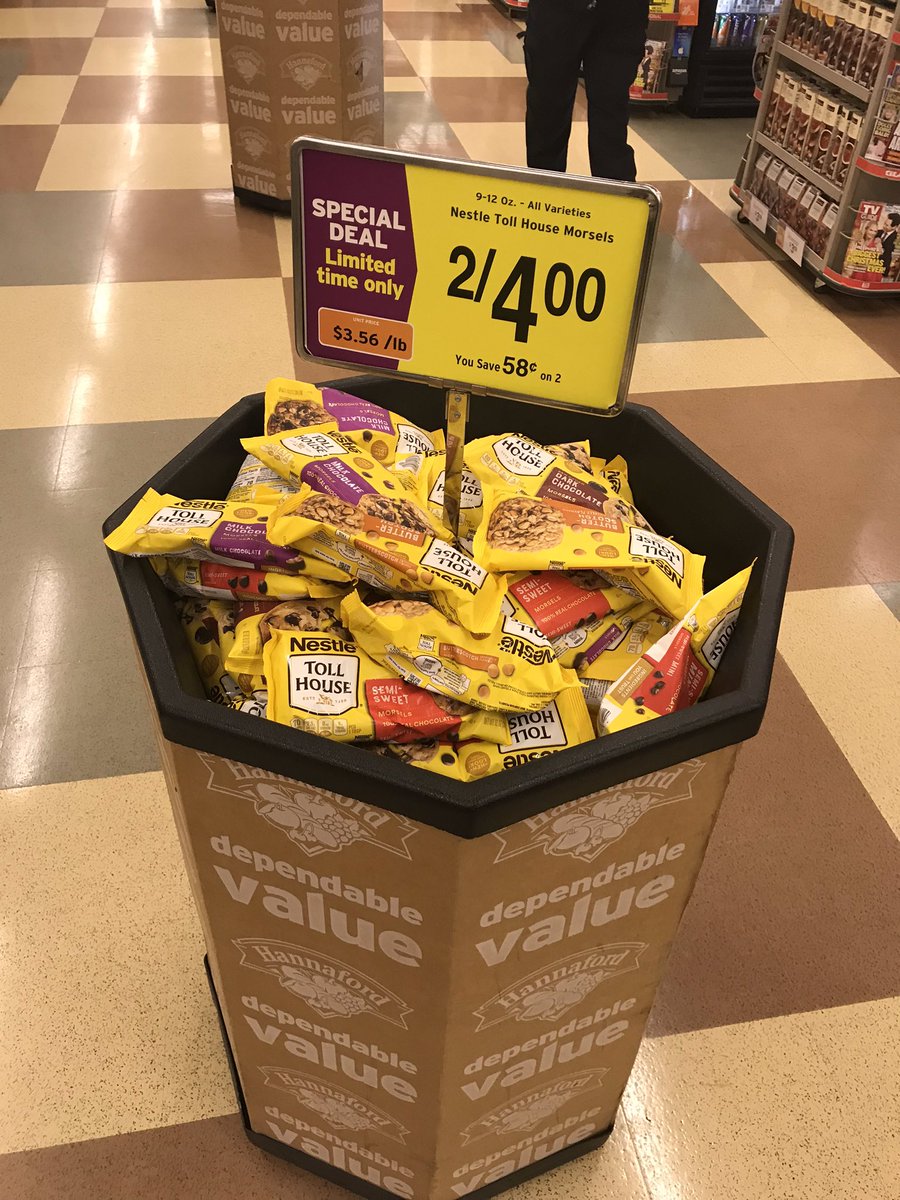 m_rains3's tweet photo. #acostachristmaschallenge @CPGChristmas @NestleTollHouse @Nestle @Hannaford https://t.co/a5GLH2pz1L