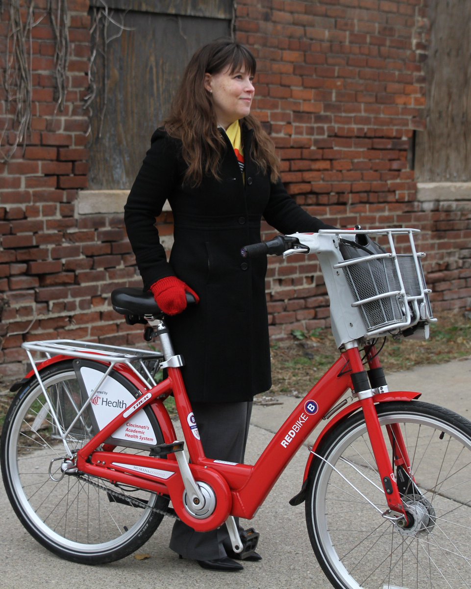 Thinking of cookies and sugar plums with Christmas in one week! Need to do more holiday shopping? Take a #CincyRedBike to get there!