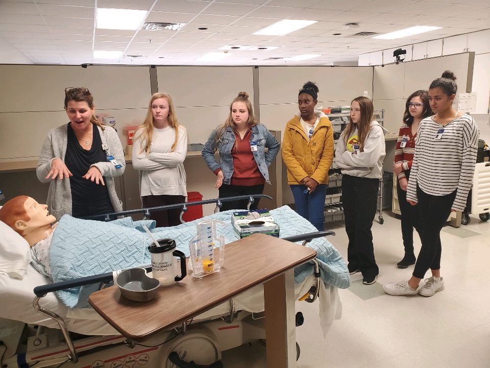 JadaGoldenSmit1's tweet photo. Had a great experience learning about simulations and getting to learn more and work with the real life manikin!  @CFCAPSMed https://t.co/M7my9JS1cj