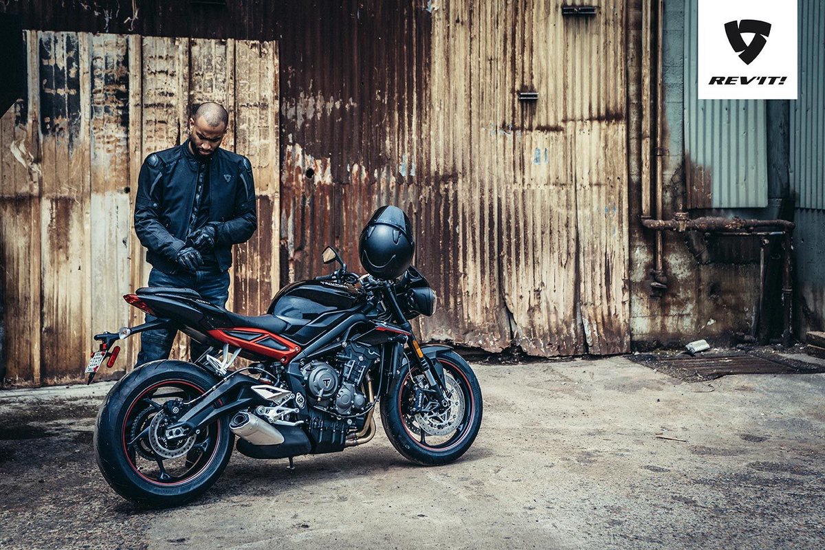 We’ve got those last minute motorcyclist Christmas needs covered here at Moto Richmond, and you don’t need to worry about whether it will ship in time. Rev’It’s awesome Voltiac 2 is in stock AND on sale at only $231. It’s insulated, waterproof, and it’s a great gift.