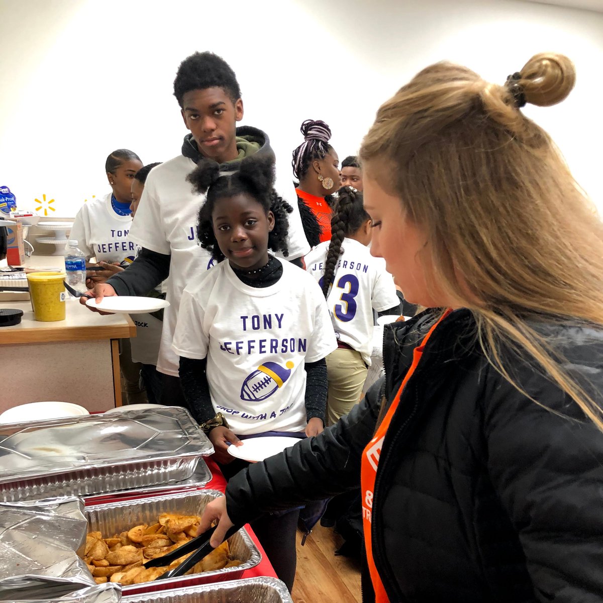 bgcbaltimore's tweet photo. Fifty of our kids got the surprise of their lives when
@_tonyjefferson took them on a holiday shopping spree to #ShopwithAJock! A HUGE thanks to everyone who made it possible including Tony, @Ravens, @MedStarHealth, #YorktowneSports, @JimmysSeafood, & @Walmart. https://t.co/16GlodjdXk