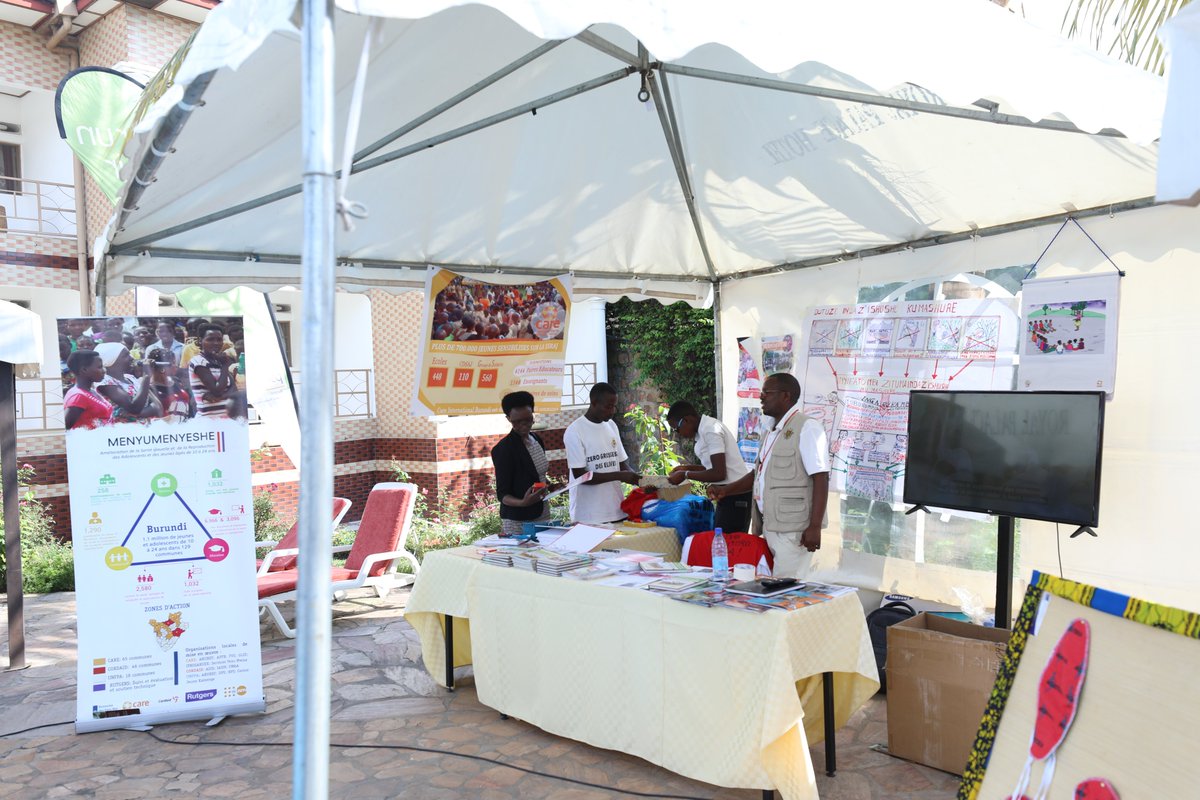 menyumenyeshe's tweet photo. Aujourd'hui @Menyumenyeshe a participé dans la foire organisée par @mspls_bdi Ministère de la Santé Publique et de la lutte contre le Sida à travers son Programme National de Santé de la Reproduction avec l'appui de @sharenetburundi. https://t.co/4FC7gljNuV