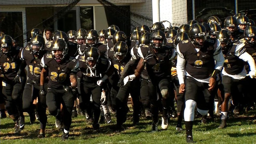 domgray22's tweet photo. Blessed to receive my first offer to West Virginia State!! @CoachPenn @WVStateFB @LCBfootball @CoachTroyTaylor https://t.co/WX5hEBp7LF
