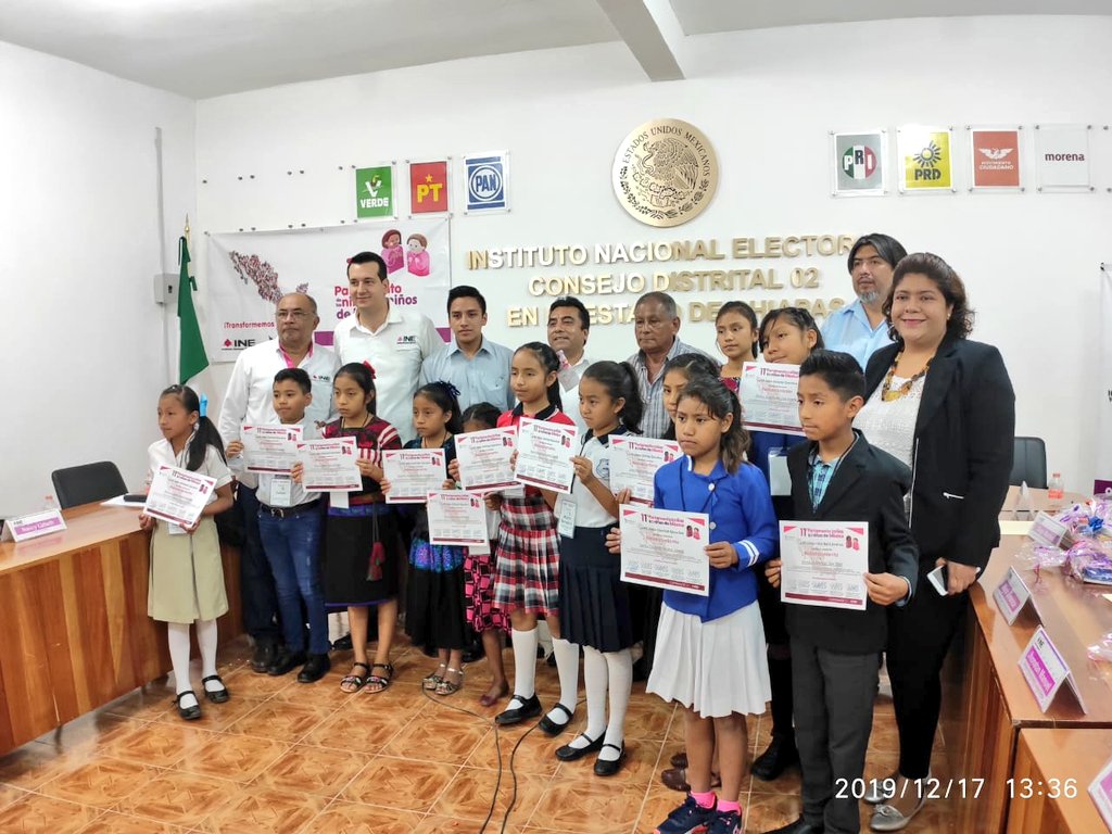 INE_Chiapas's tweet photo. El día de ayer se celebró la convención distrital del #Distrito02Bochil, con la participación de niñas y niños de diferentes municipios que lo conforman, expusieron temas que afectan su entorno escolar y familiar. 
#ParlamentoDeLasNiñasYLosNiñosDeMexico 
#TransformemosAlMundo https://t.co/u6fNYwoB7z