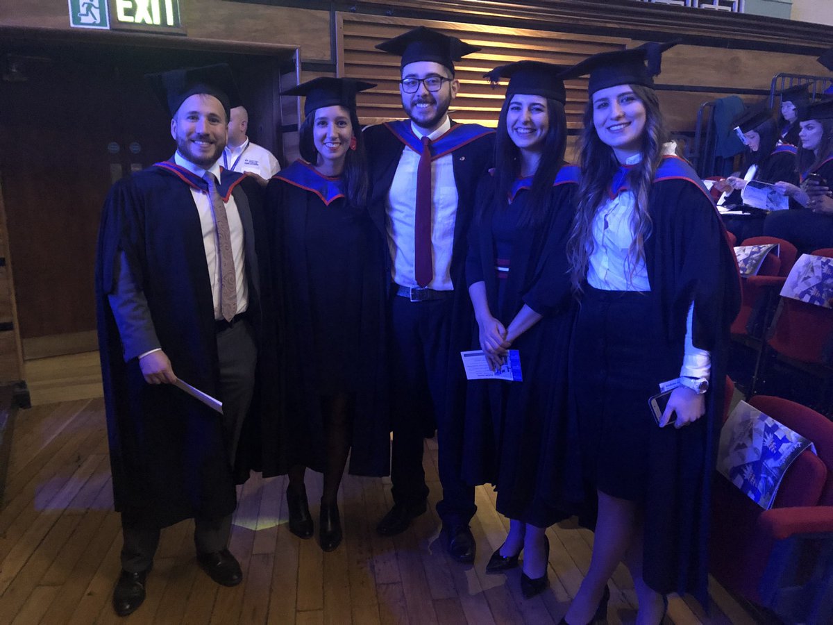 jobrero91's tweet photo. #QMULgrad en español 🇨🇱🇦🇷🇨🇷🇺🇾 https://t.co/2TJM1NSNY0