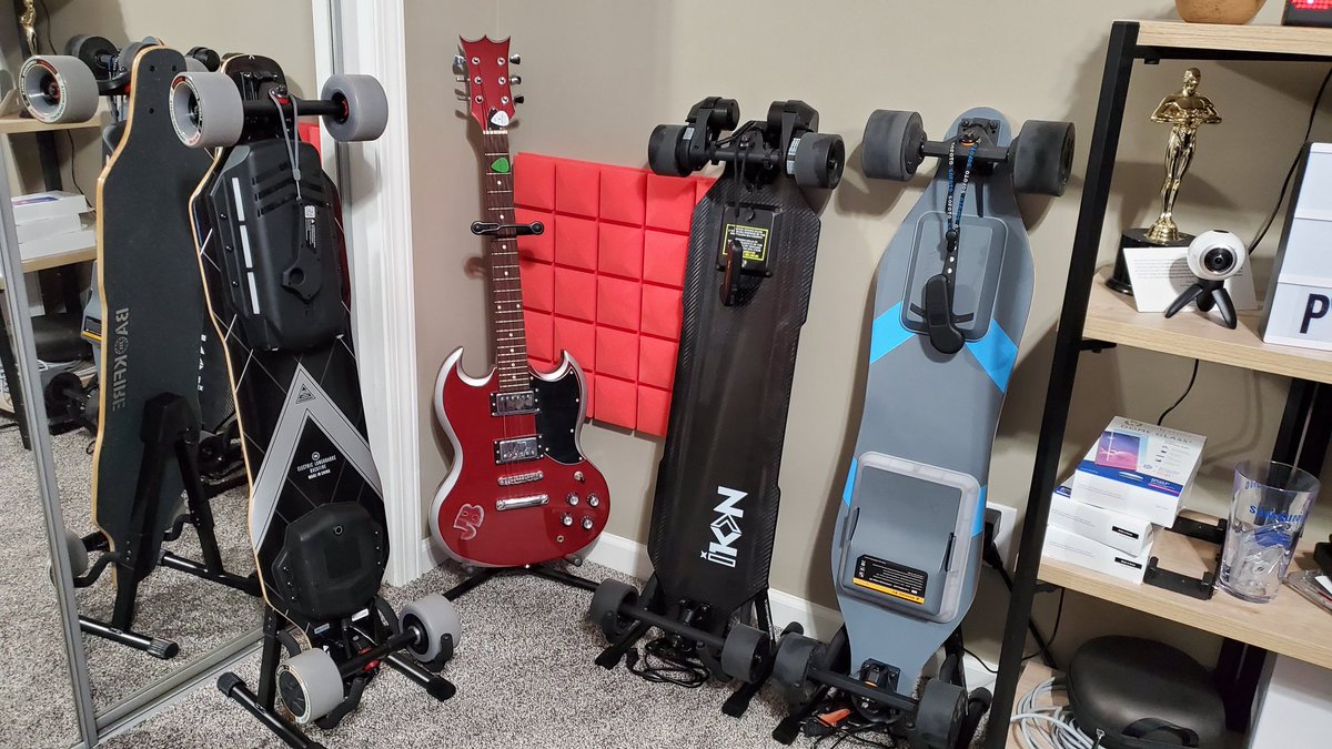 jimmyispromo's tweet photo. More Riding Videos &amp; reviews coming soon. Let some snow lift and these will be out. @Esk8 #ElectricBoard each board is so different. Backfire G3, Ikon Edge &amp; Onpark Find3.
#backfireboards #IkonEdgeBoard #OneparkFind3 https://t.co/GsaWbUSEsn
