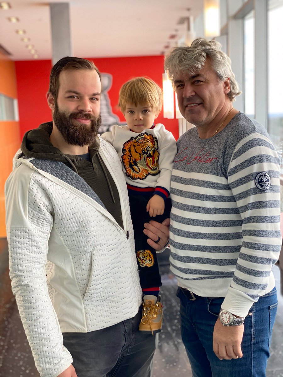 Capitals's tweet photo. 👦🧔🧓

Three Generations of Gudie!

#Dadko #Grandadko https://t.co/KsY0JP6WyO
