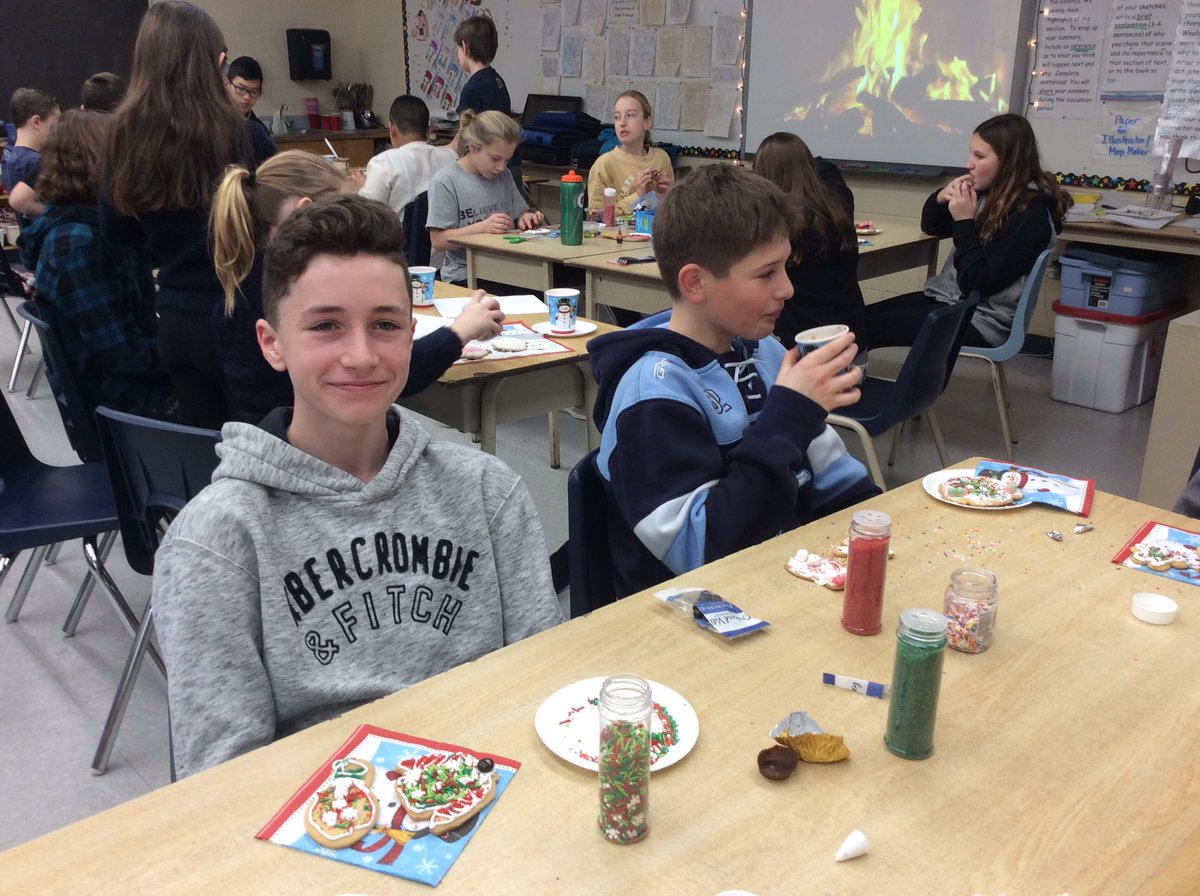 Barrett_teach's tweet photo. Cookie decorating and hot chocolate today. 😋 https://t.co/tTrFi9ekBj