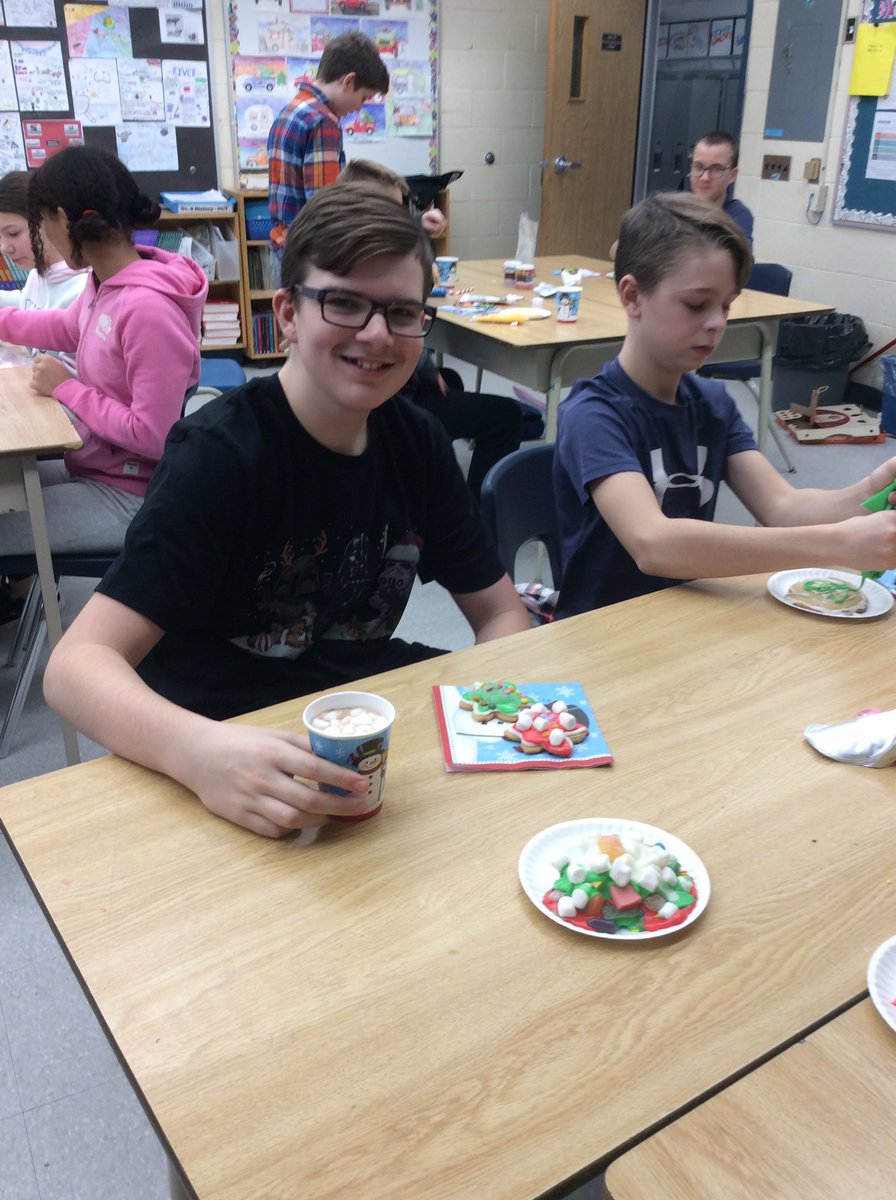Barrett_teach's tweet photo. Cookie decorating and hot chocolate today. 😋 https://t.co/tTrFi9ekBj