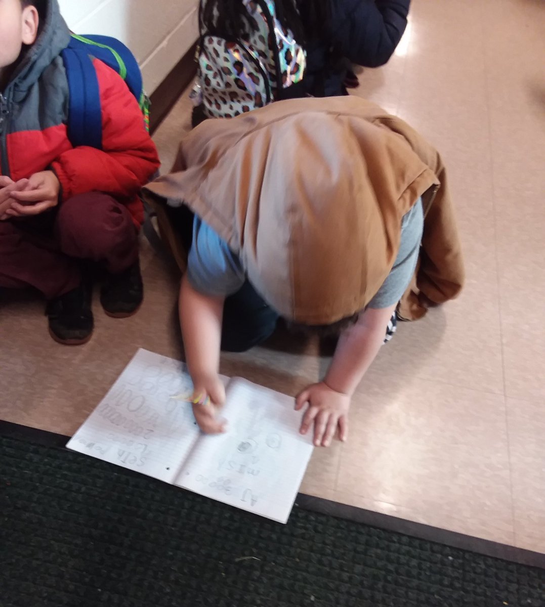 HpsmiSchools's tweet photo. (Martinez) Redwood Twitter Competition! 
Work on Writing, even at dismissal. 
#WorkOnWriting
#Daily5
#Iamalmostdone
#ICanWriteInTheCar
#WritingAtHomeToo https://t.co/2bPa8PtkG1