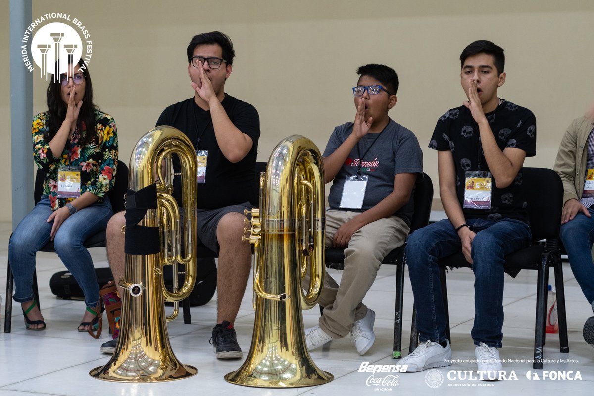 InfoMIBF's tweet photo. La música es el arte más directo, entra por el oído y va al corazón.

¡Gracias a los extraordinarios maestros y alumnos que hacen estas experiencias posibles!

#MAESTROS #MIBF2019 #FESTIVALDEMETALES #FONCA #DÍA2 #CLASES https://t.co/FUK5qcKj2R