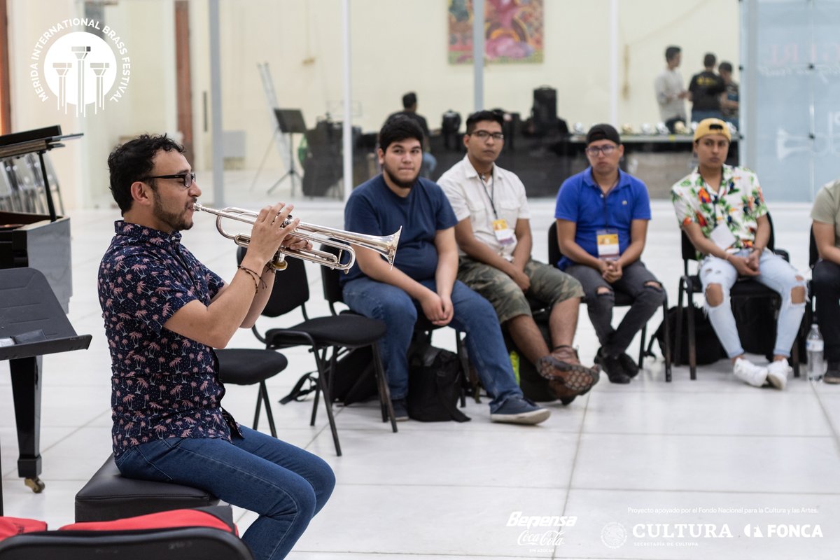 InfoMIBF's tweet photo. La música es el arte más directo, entra por el oído y va al corazón.

¡Gracias a los extraordinarios maestros y alumnos que hacen estas experiencias posibles!

#MAESTROS #MIBF2019 #FESTIVALDEMETALES #FONCA #DÍA2 #CLASES https://t.co/FUK5qcKj2R