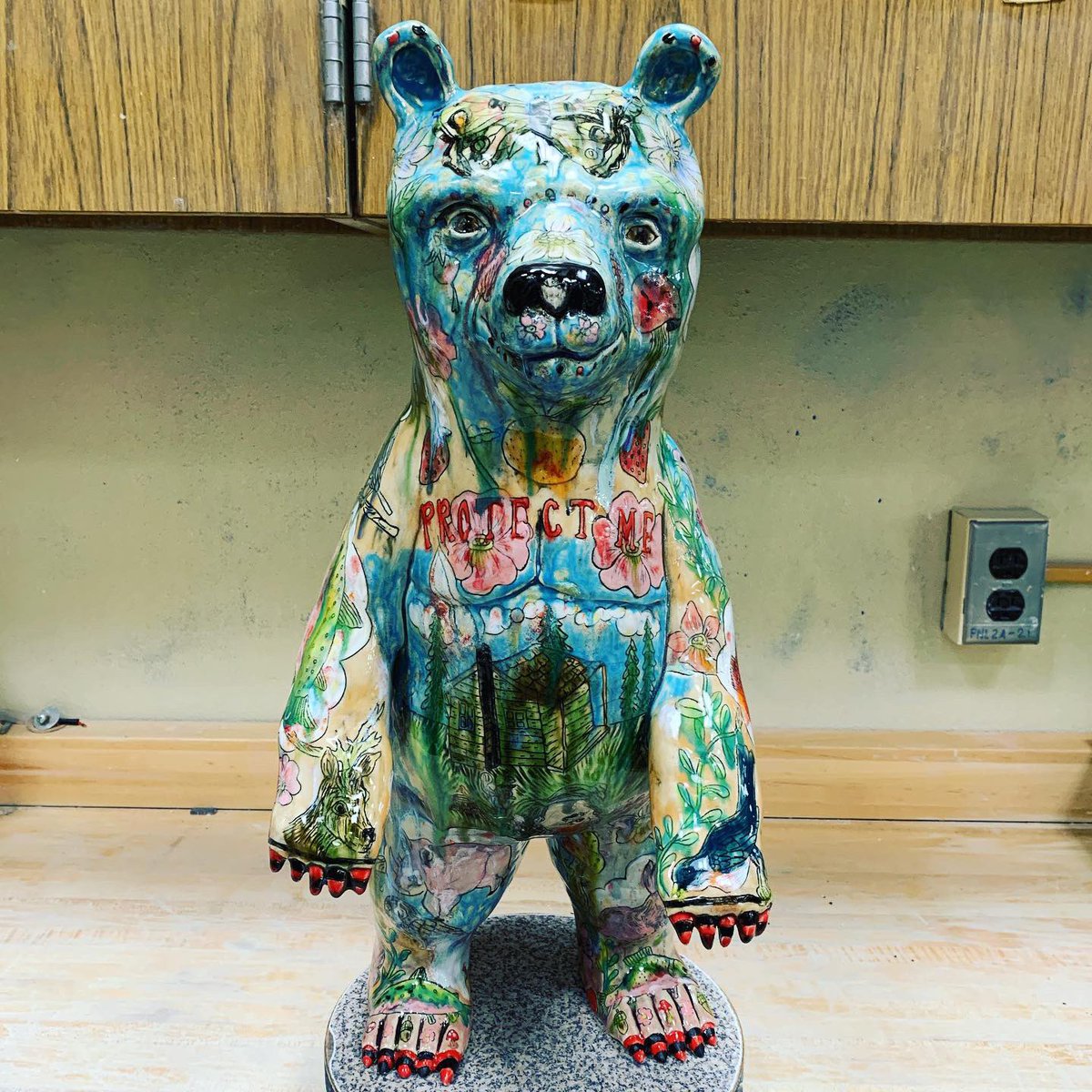 maschulps's tweet photo. This little grizzly is raring to go!        #ceramics #ceramicsculpture #illustration #illustratedceramics #clay https://t.co/ncQOYI3oJP