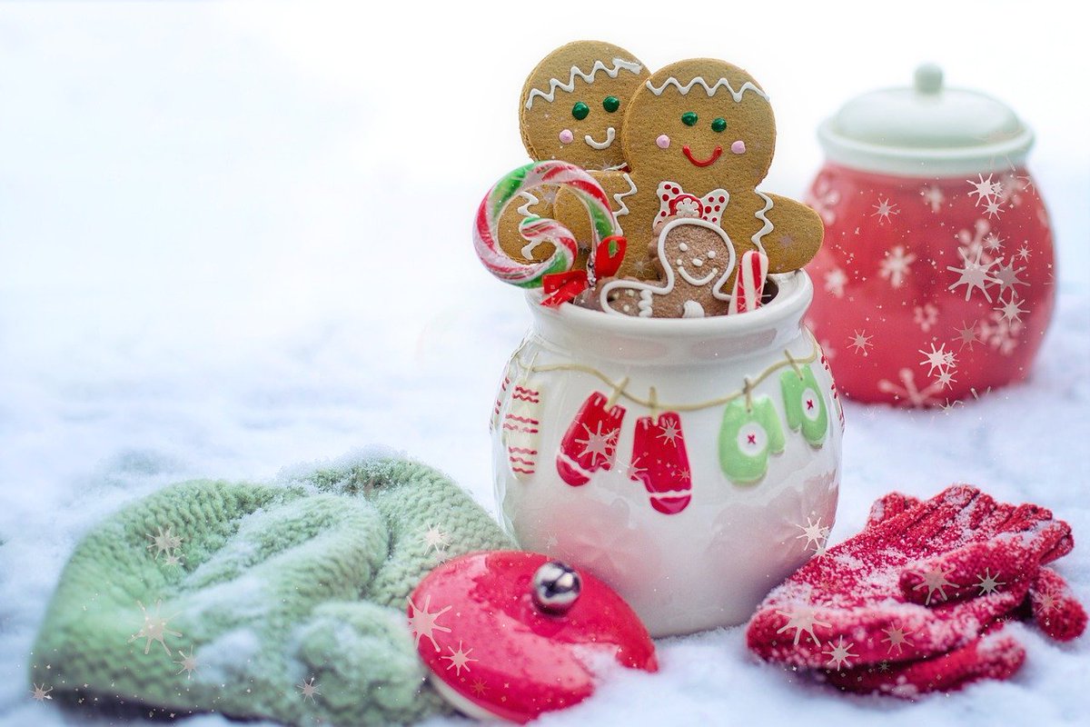 wellnesslon's tweet photo. What's your favourite Christmas flavour? The odd mince pie is very yummy - but you can use Christmas-inspired flavours in many different ways. We love a grating of nutmeg over porridge or a handful of cranberries through a roast squash &amp; stilton salad.  #workplacewellness https://t.co/kYxAURLgbX