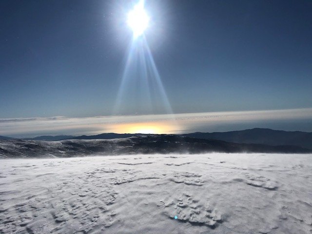 MonitorTecno's tweet photo. ☃️Hoy...¡esquiando en el mar!
#SierraNevada con nieve polvo, sin duda, el mejor día de la temporada 💙
#MonitorTecno #NievePolvo #Esqui #Granada https://t.co/z8XKEL6Vv8