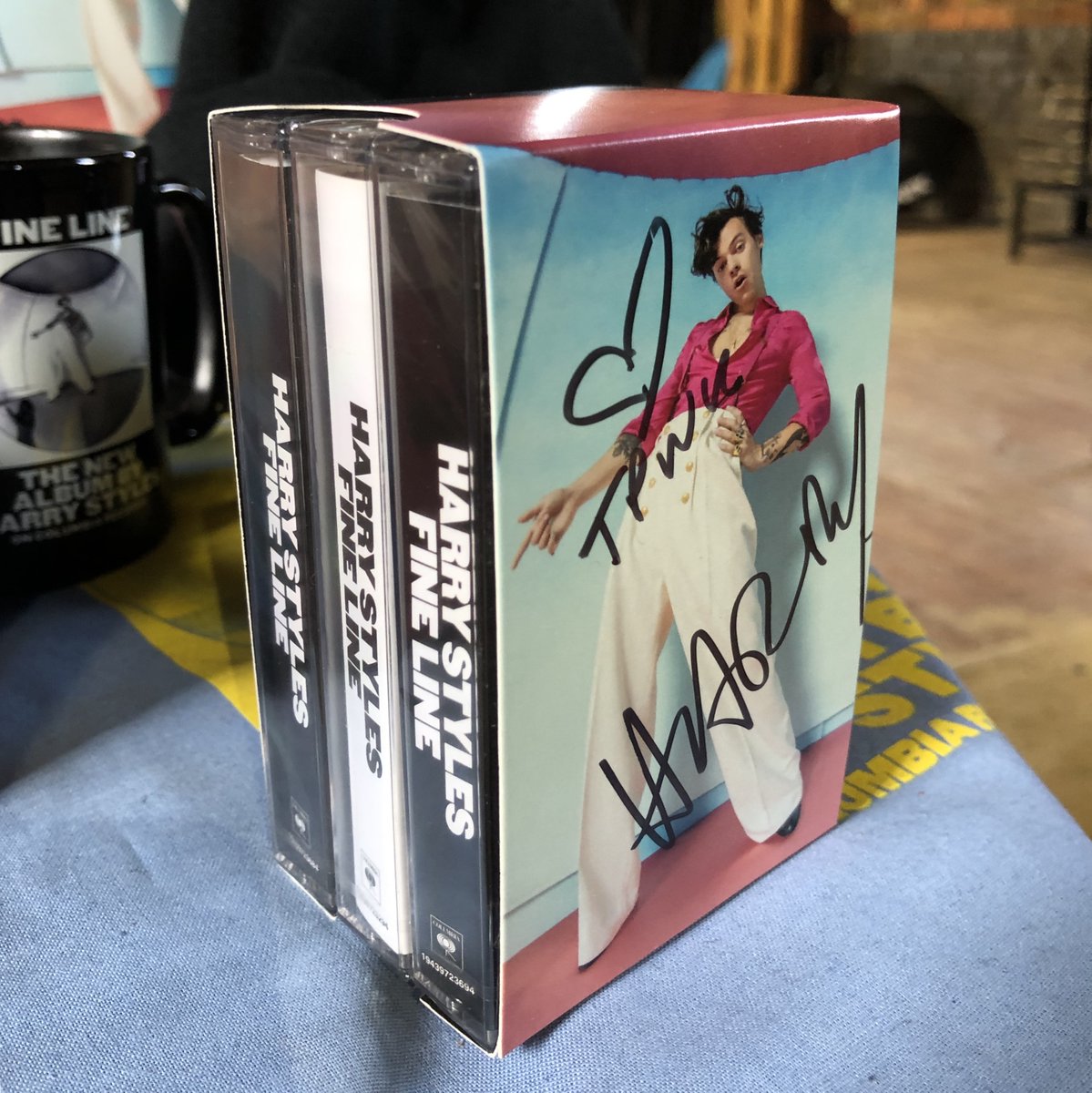 HSHQ's tweet photo. Fine Line. The cassette collection signed by Harry.
 
Available now at the London Pop-Up Shop. Open until 8PM today and 11AM-6PM tomorrow. NW1 8AH. https://t.co/fh4DtNGxD1