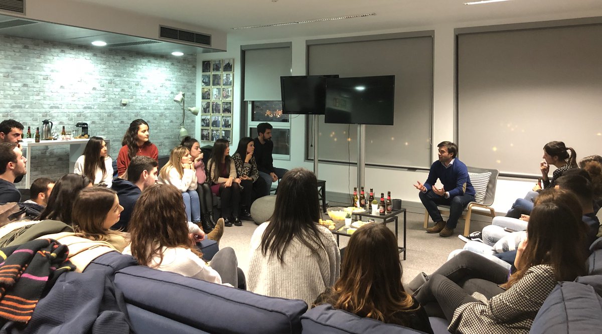 <a href="/on4u/">Onforyou</a> nos ha preparado una sorpresa...😱😱
Estamos con el Responsable de Proyectos de #ecommerce de <a href="/bimbaylola/">BIMBA Y LOLA</a>, Pablo Garrido. Eskerrik asko por darnos esta oportunidad. <a href="/Enpresagintza/">Mondragon Unibertsitatea - Enpresagintza</a>