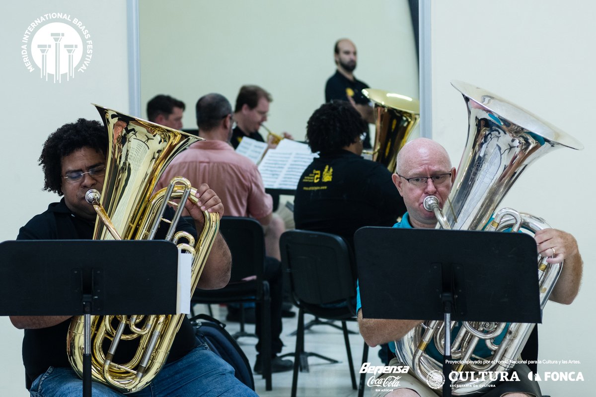 InfoMIBF's tweet photo. #DÍA2 Los #maestros durante su #ensayo para el Recital de Maestros.

¡Imágenes que suenan por sí mismas!

#MIBF2019 #FESTIVALDEMETALES #FONCA https://t.co/KLYy7Uhbb4