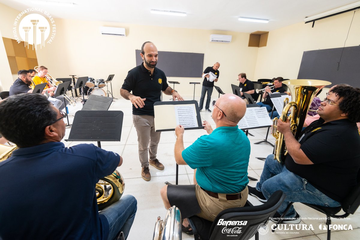 InfoMIBF's tweet photo. #DÍA2 Los #maestros durante su #ensayo para el Recital de Maestros.

¡Imágenes que suenan por sí mismas!

#MIBF2019 #FESTIVALDEMETALES #FONCA https://t.co/KLYy7Uhbb4