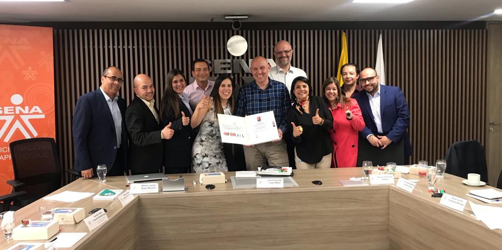 SENAComunica's tweet photo. ¡Gran noticia! Recibimos la certificación Great Place to work Colombia tras los resultados obtenidos en la medición del ambiente laboral posicionándonos en un nivel sobresaliente🏆 Ahora somos un referente en el sector gubernamental en buenas prácticas laborales. #SENAEsCalidad https://t.co/VPPkRbSOb2