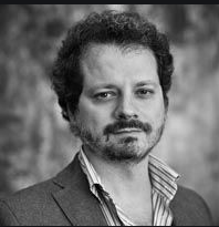 19-12 Volver al Futuro se despide con todo. Gabriel Di Meglio habla de divulgación en historia. Además, vamos a hablar de la crisis del 2001. Bonus track: podcast y música! Sintonicen Radio Universidad (95.7) a las 18hs. No se lo pierdan!