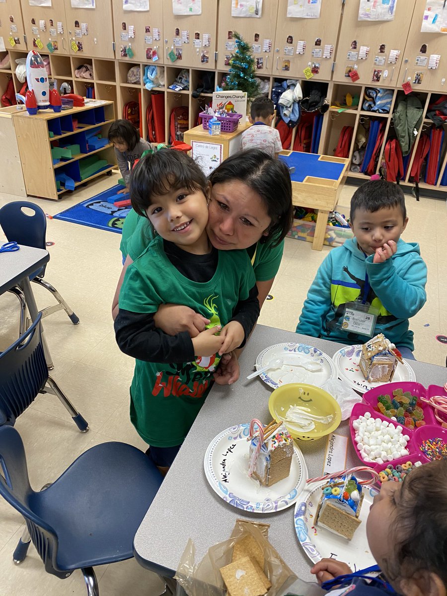 MsRossanaG's tweet photo. Thank you moms and Santa for being here @FARIASECC we love you😍😍😍@ McKinneyHOU. https://t.co/blGIV56GNF