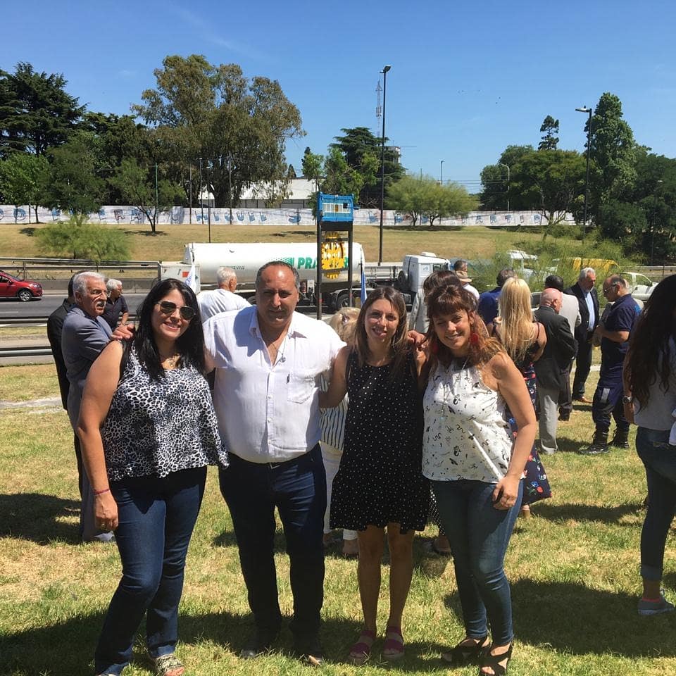 SilviaCoca76's tweet photo. Esta mañana junto a mis compañeros comuneros participe de la inauguración de la Rueda del Rotary Club Villa Lugano. Gracias por la invitación. @hugobentive https://t.co/lMYpwzjxd0