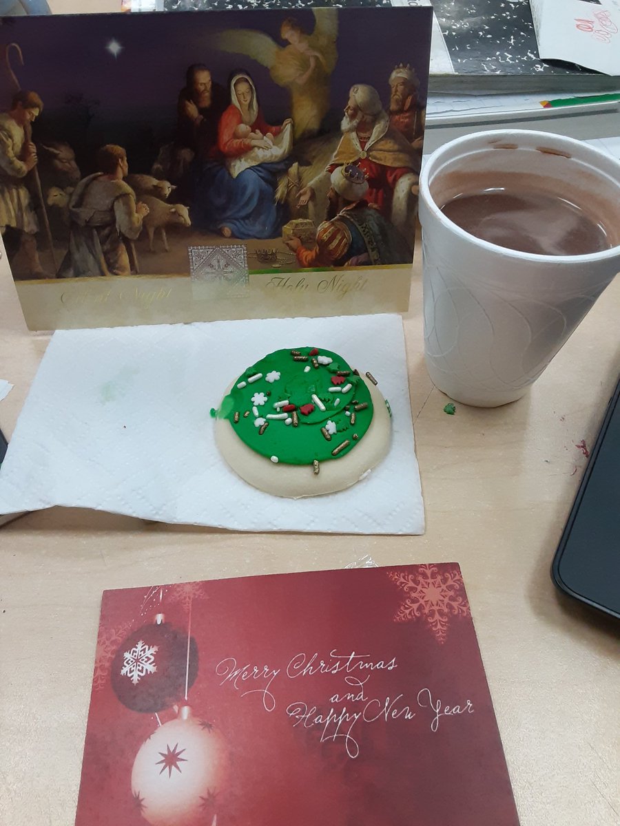 RuizK455's tweet photo. Nice gesture from Ms. Barraza and class of 2021, Pat, Patty and Secret Santa! 🎄🎄
@pcsepulveda 
#mychoiceseisd 
#sehsthebest https://t.co/wzZxT3T610