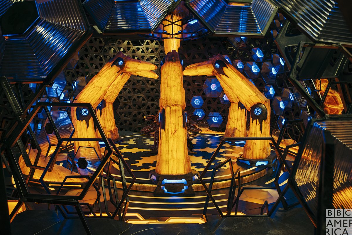 13th Doctor Tardis Console